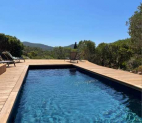 Maison de standing avec piscine vue mer Corse du sud de 6 à 14 personnes 7 chambres